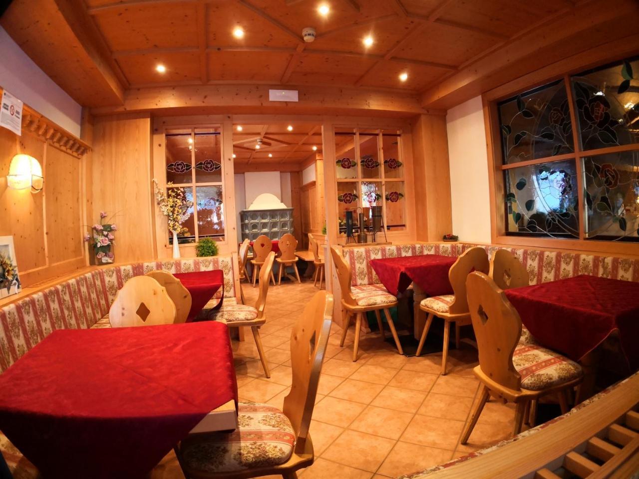 Hotel Alpenrose ปาสโซ รอลลี ภายนอก รูปภาพ